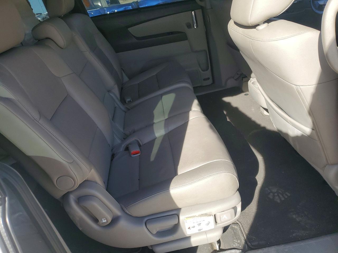 2014 HONDA ODYSSEY TOURING photo 11