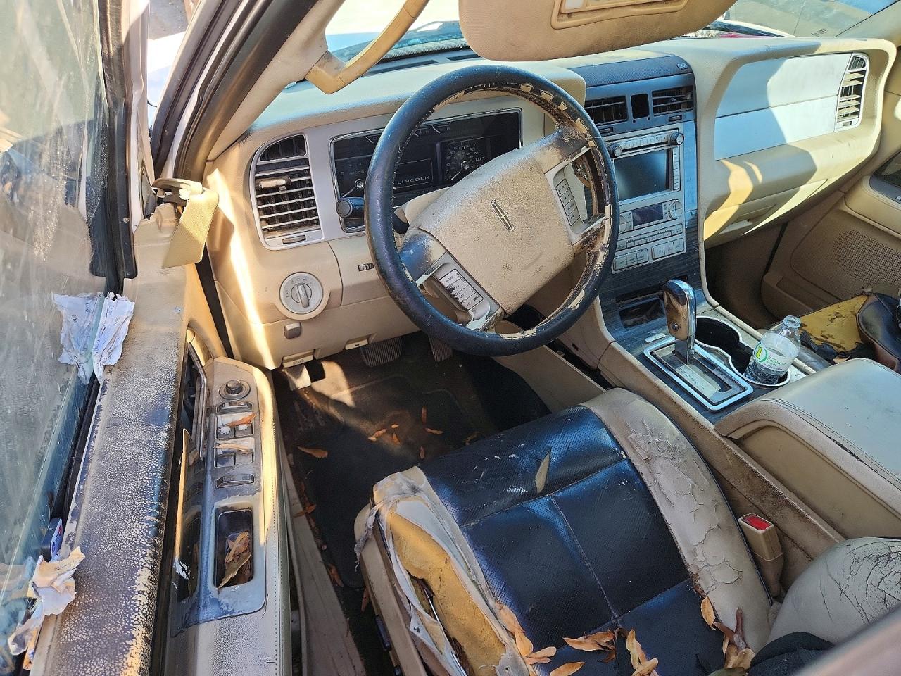 2009 LINCOLN NAVIGATOR photo 8