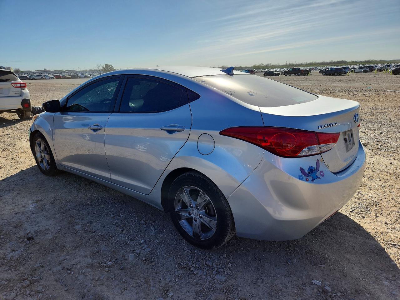 2012 HYUNDAI ELANTRA photo 3
