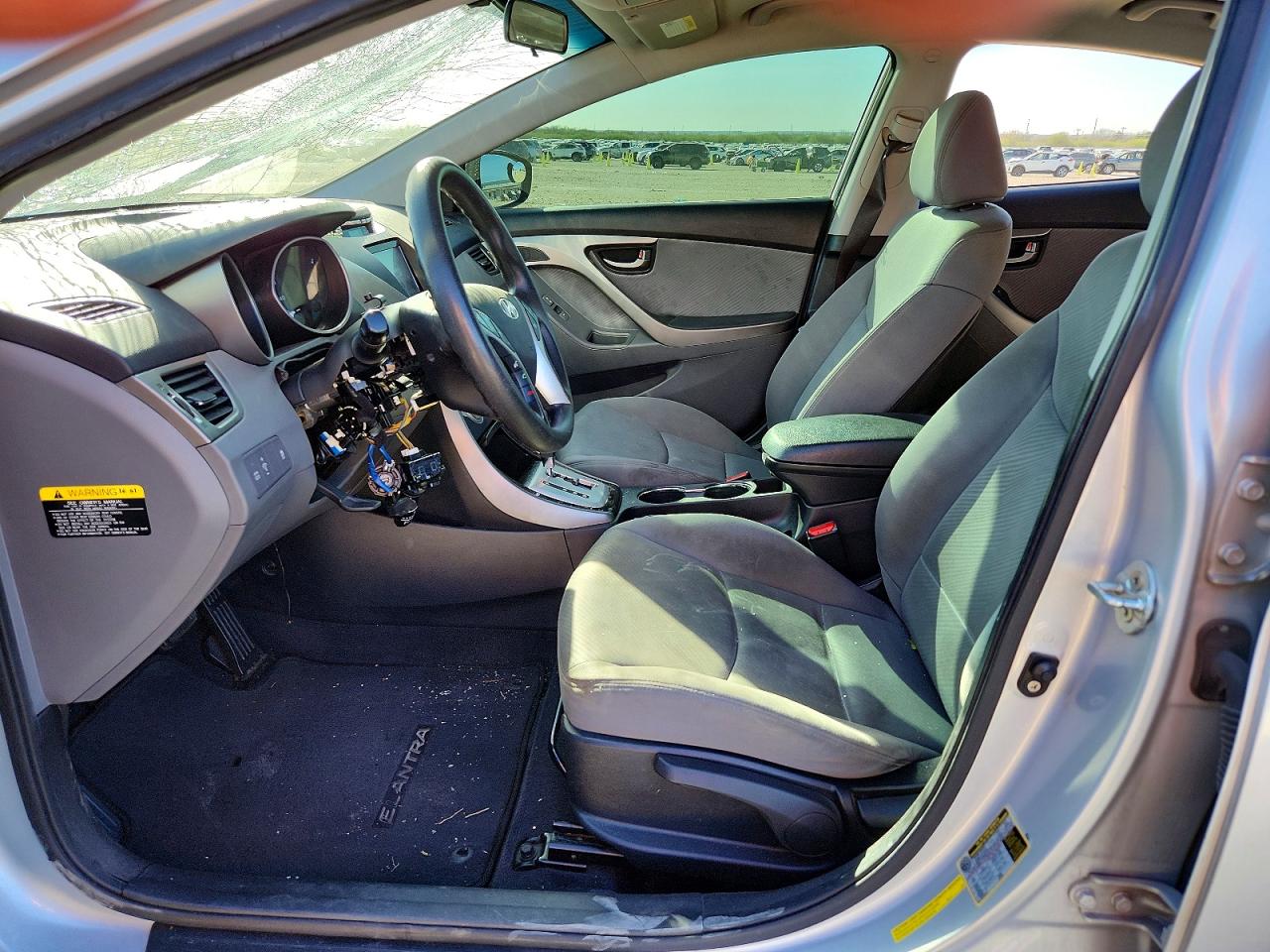 2012 HYUNDAI ELANTRA photo 13