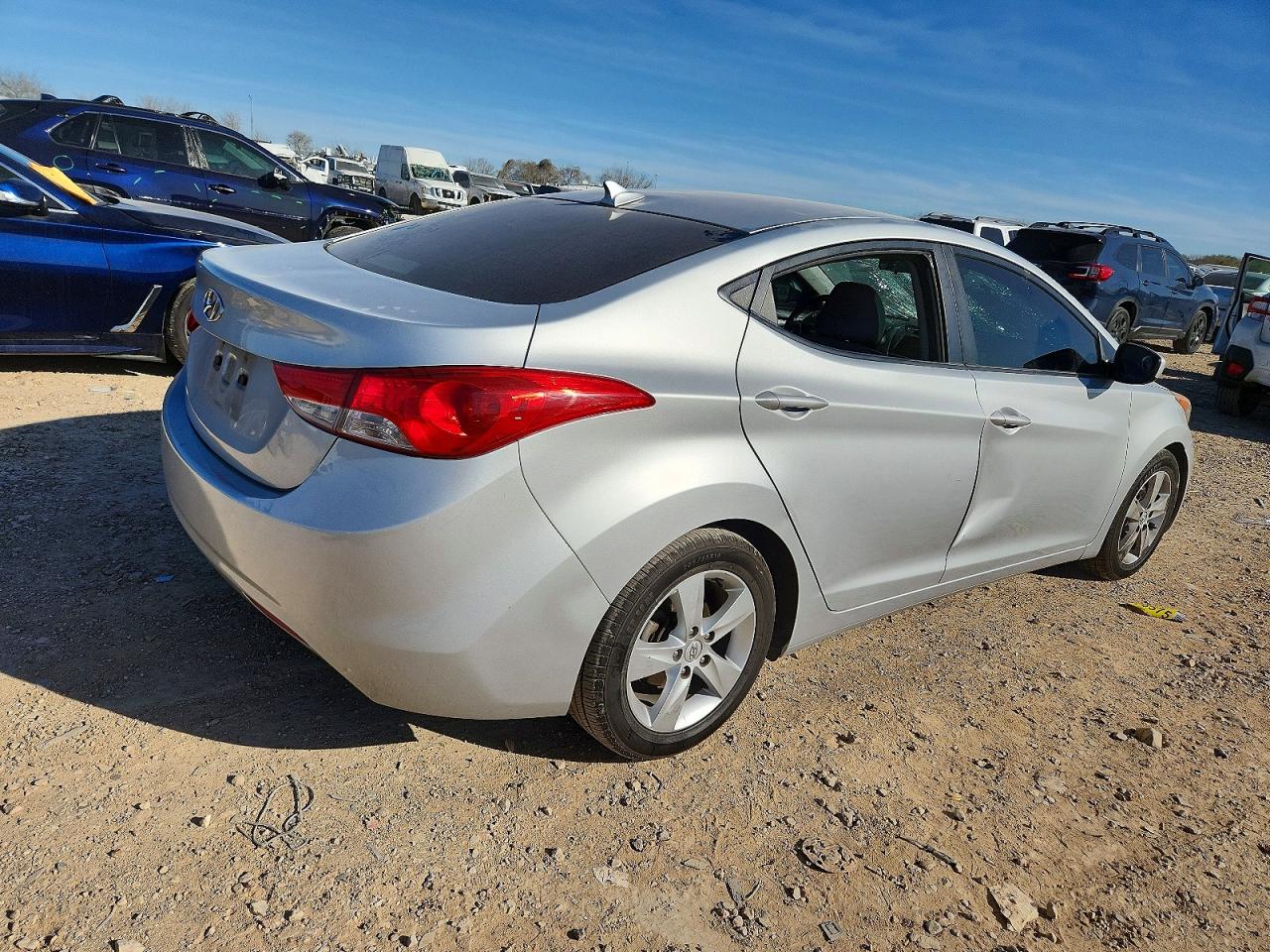 2012 HYUNDAI ELANTRA photo 5