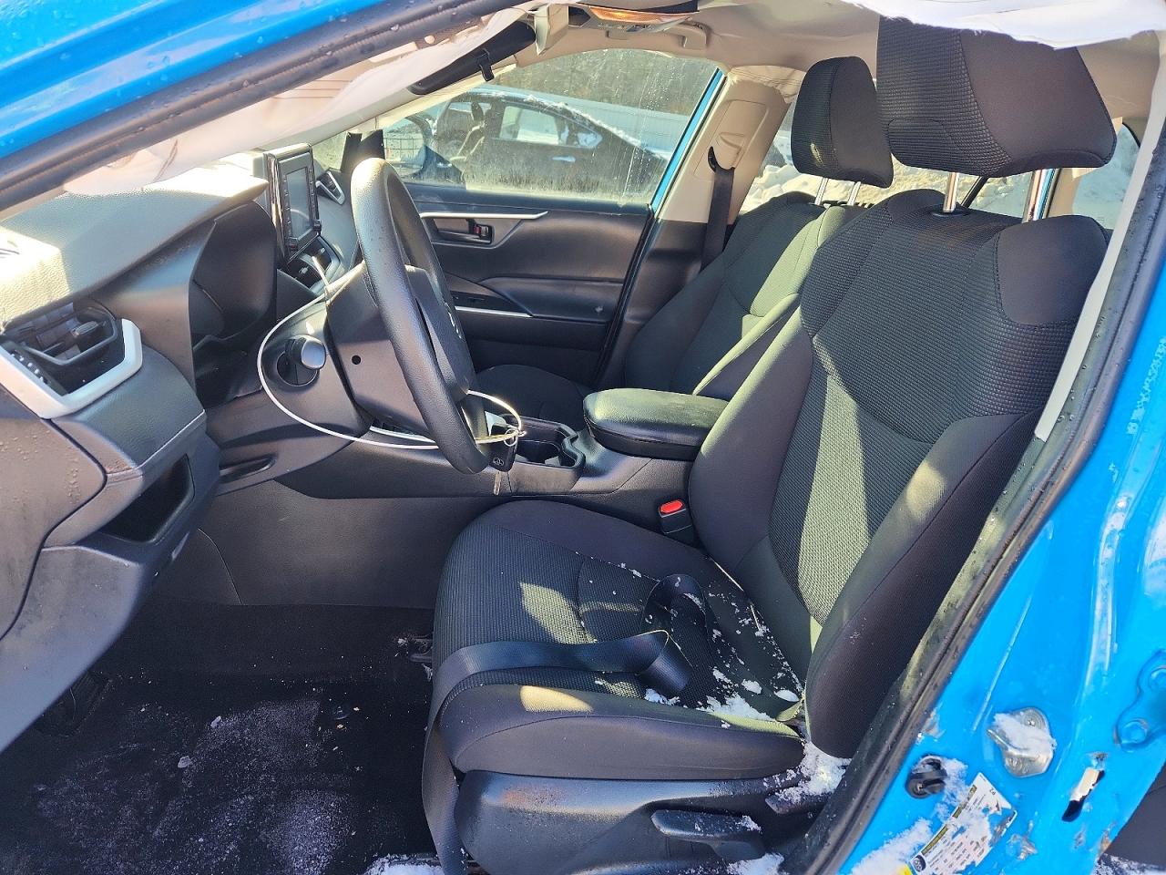 2019 TOYOTA RAV4 LE photo 13