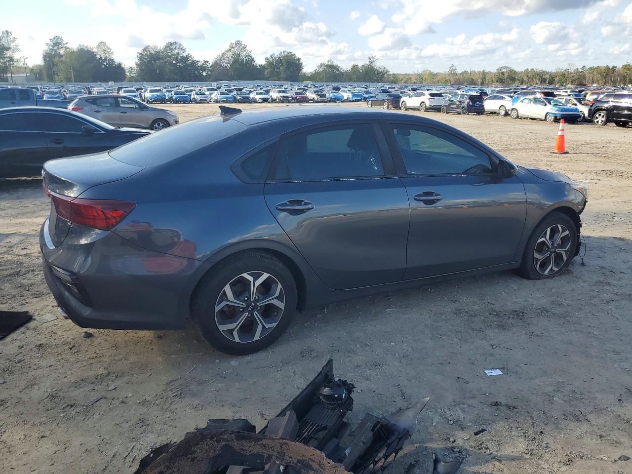 2019 KIA FORTE FE photo 3