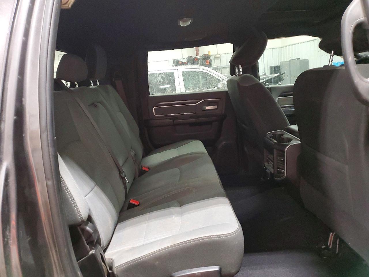 2022 RAM 3500 BIG HORN photo 37