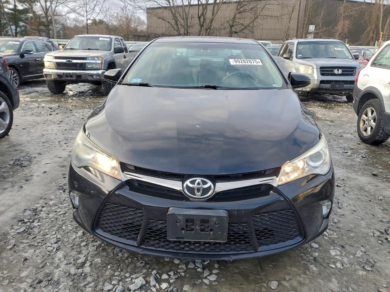 2015 TOYOTA CAMRY LE photo 5