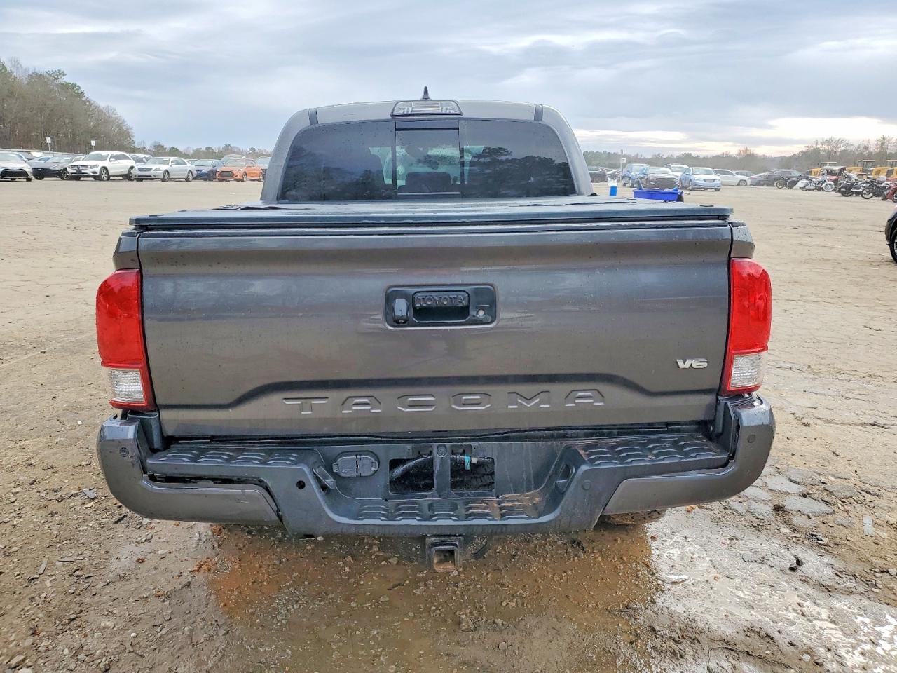 2017 TOYOTA TACOMA TRD OFF-ROAD photo 6
