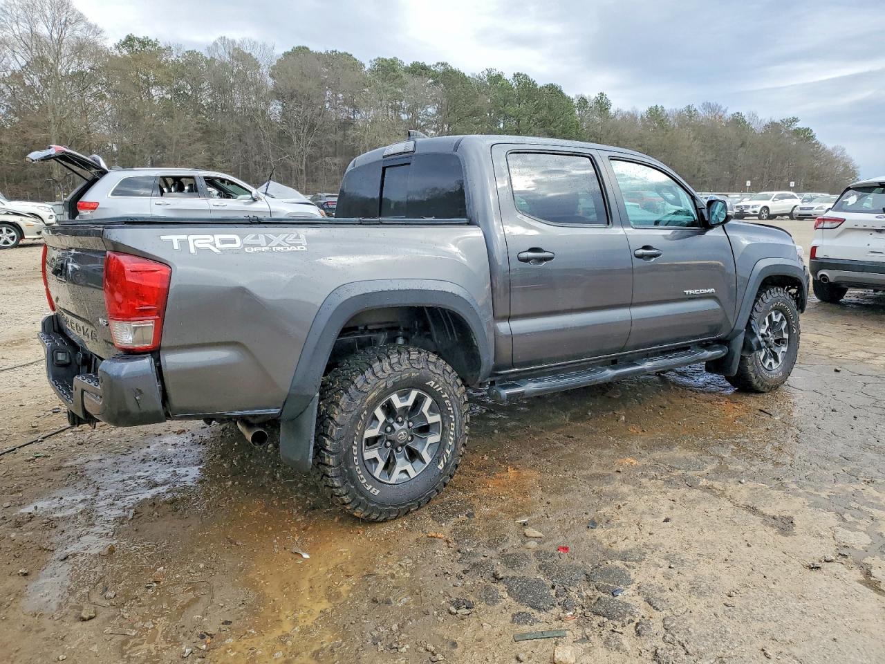 2017 TOYOTA TACOMA TRD OFF-ROAD photo 3