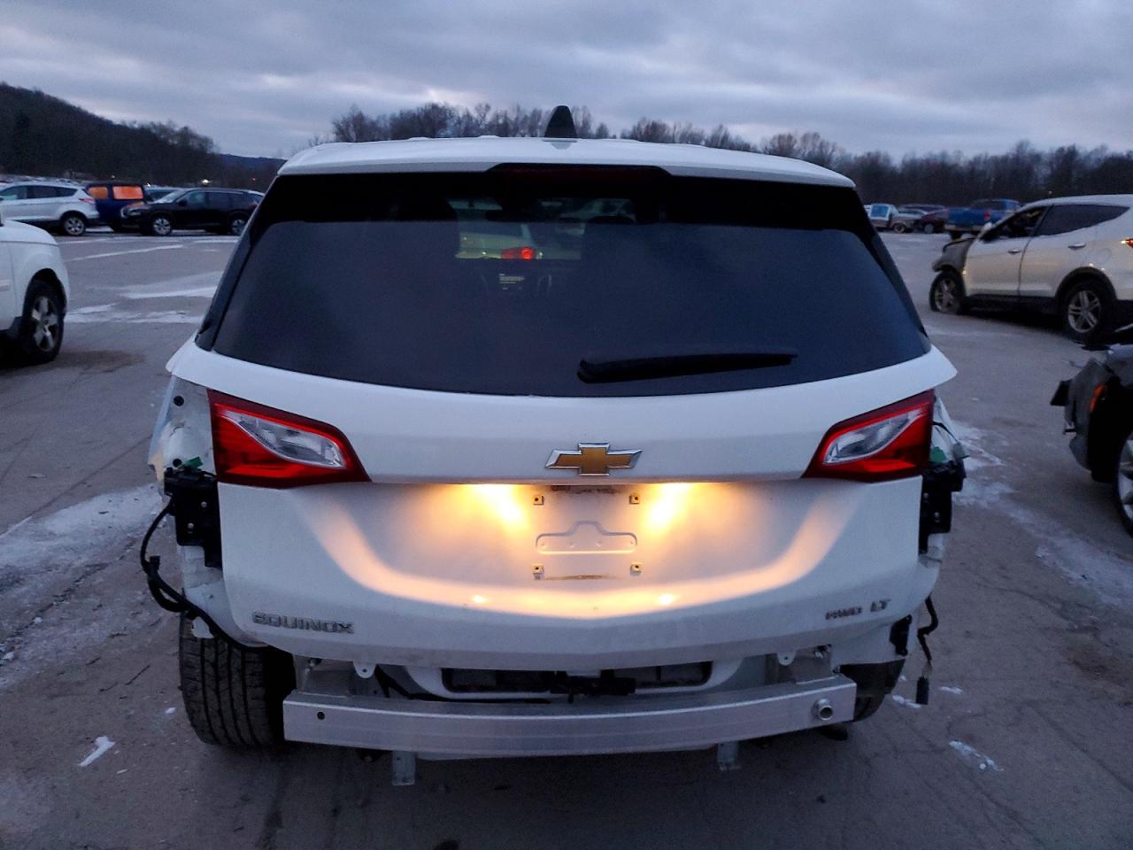 2020 CHEVROLET EQUINOX LT photo 6