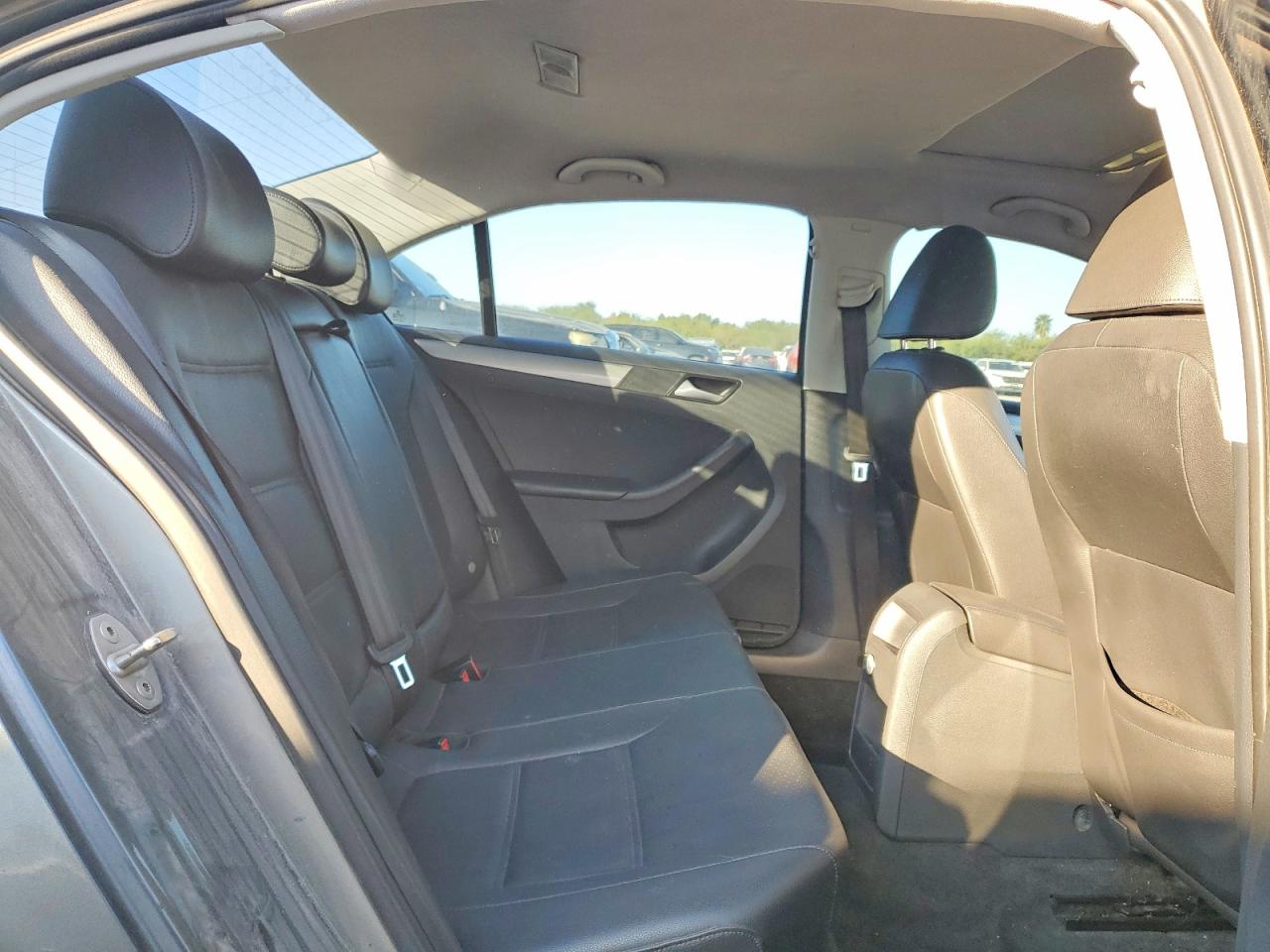 2017 VOLKSWAGEN JETTA SE photo 28
