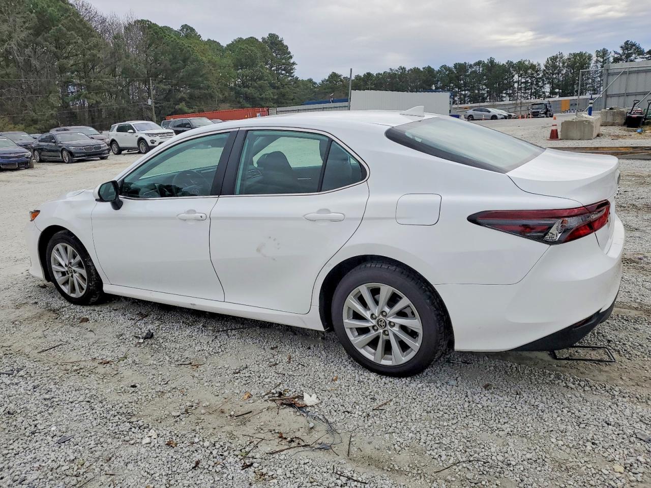 2024 TOYOTA CAMRY LE photo 2