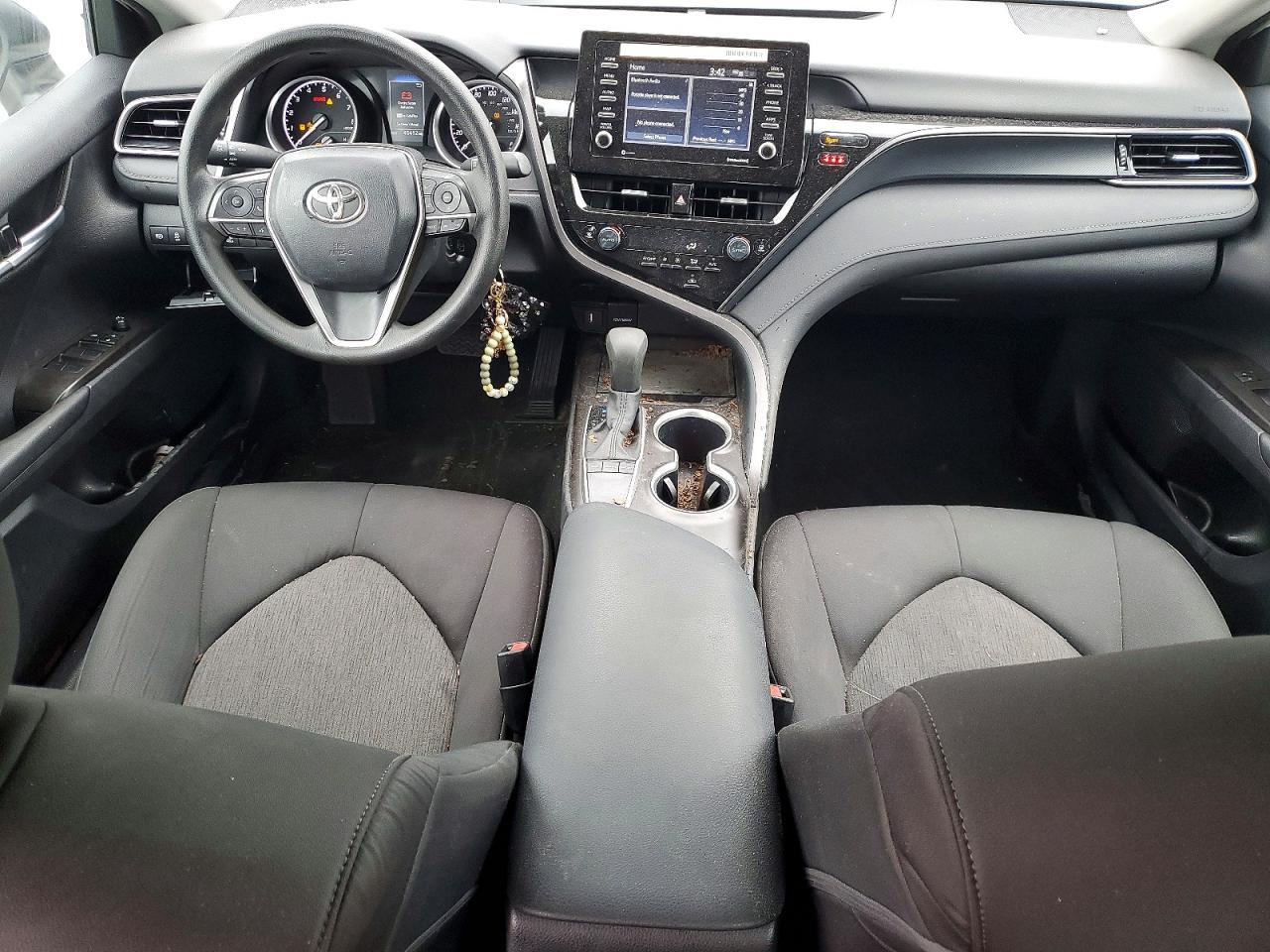 2024 TOYOTA CAMRY LE photo 8