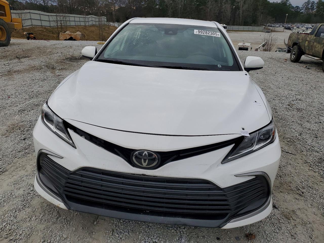 2024 TOYOTA CAMRY LE photo 5