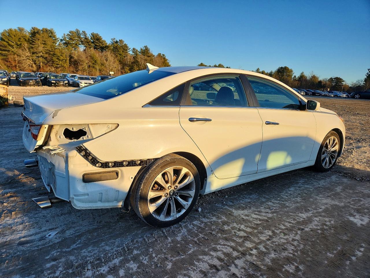 2011 HYUNDAI SONATA SE photo 3
