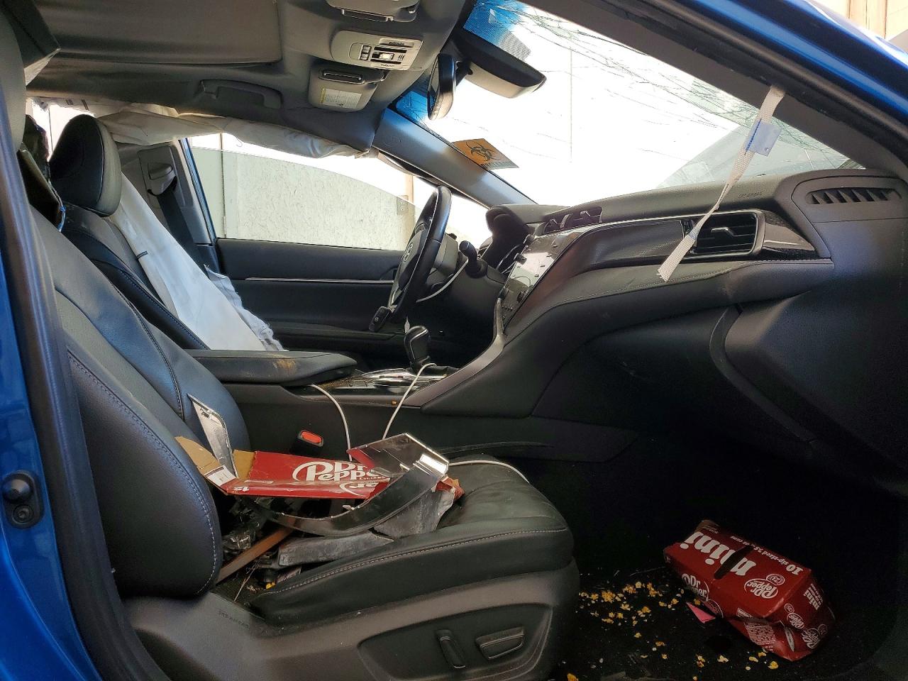2019 TOYOTA CAMRY XSE photo 7
