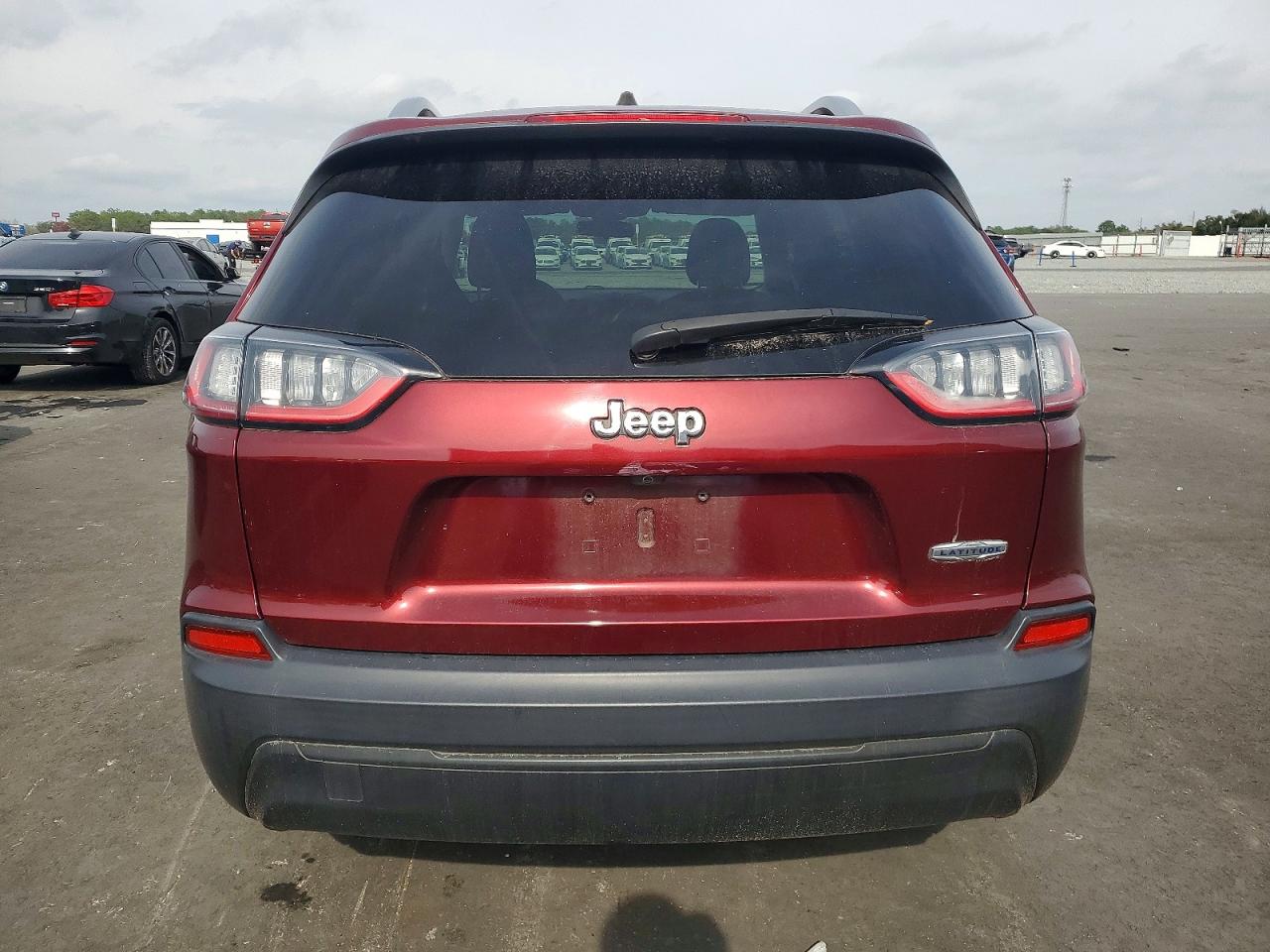 2019 JEEP CHEROKEE LATITUDE photo 6