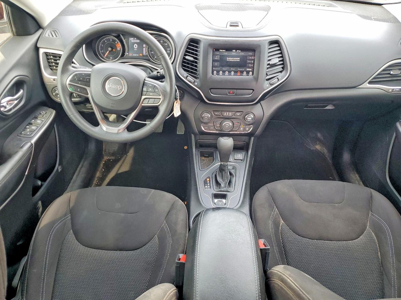 2019 JEEP CHEROKEE LATITUDE photo 8