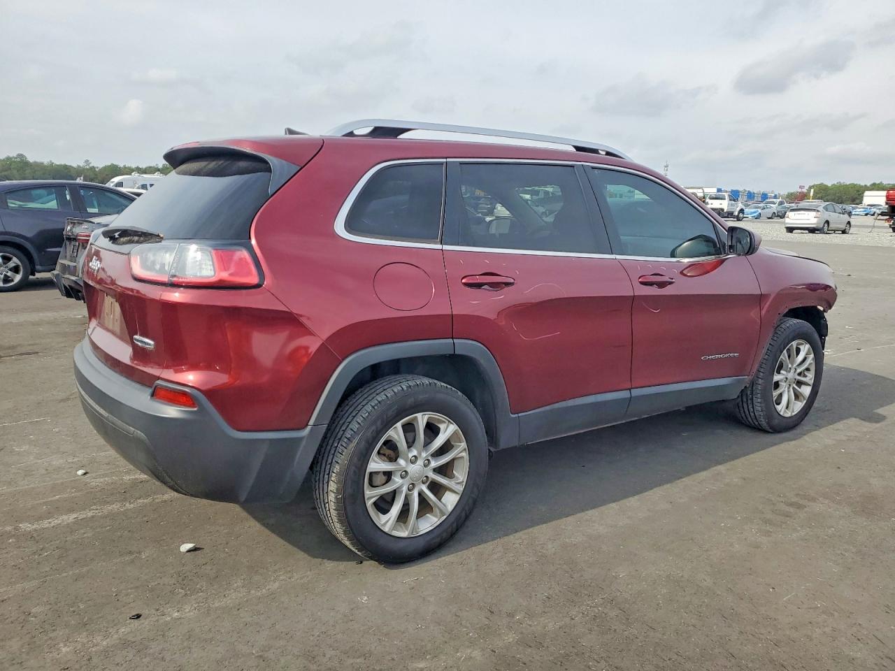 2019 JEEP CHEROKEE LATITUDE photo 3