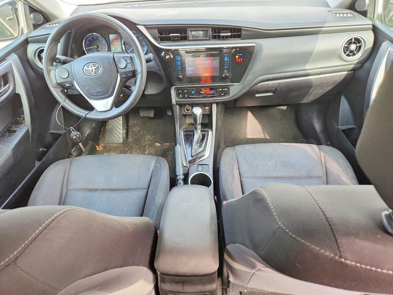 2018 TOYOTA COROLLA L photo 8