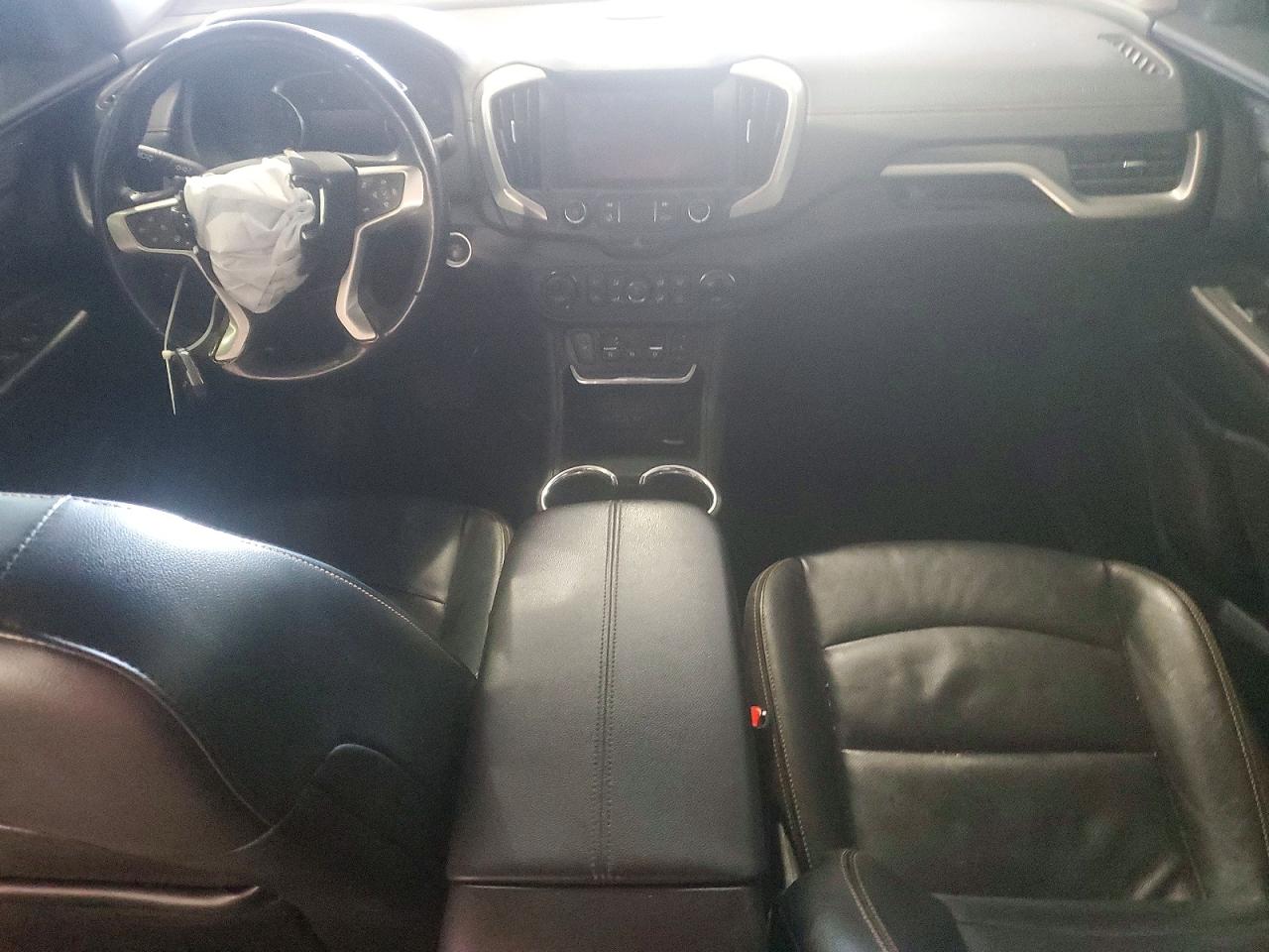 2019 GMC TERRAIN SLT photo 8