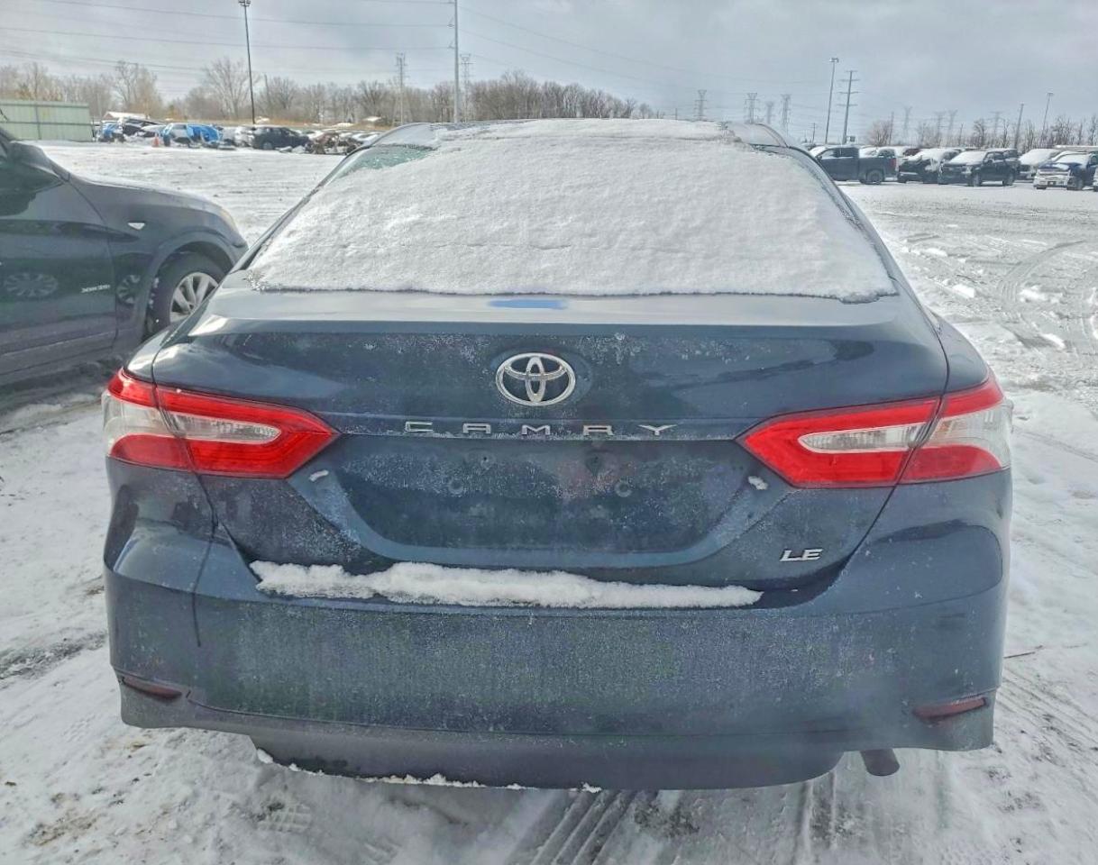 2018 TOYOTA CAMRY L photo 11