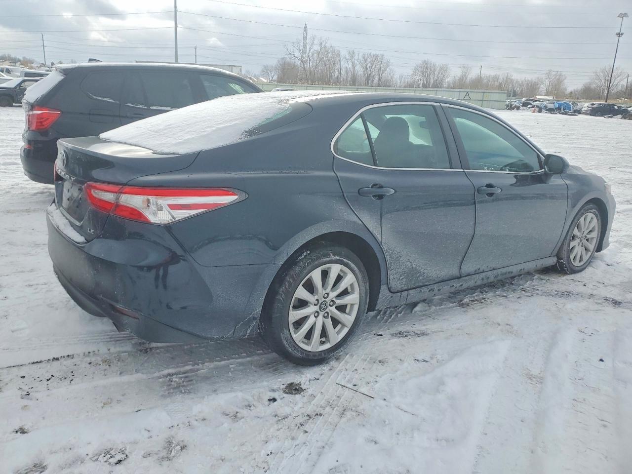 2018 TOYOTA CAMRY L photo 5