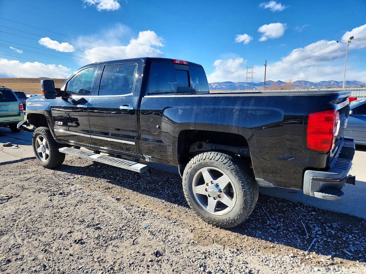2017 CHEVROLET SILVERADO K2500 HEAVY DUTY LTZ photo 2