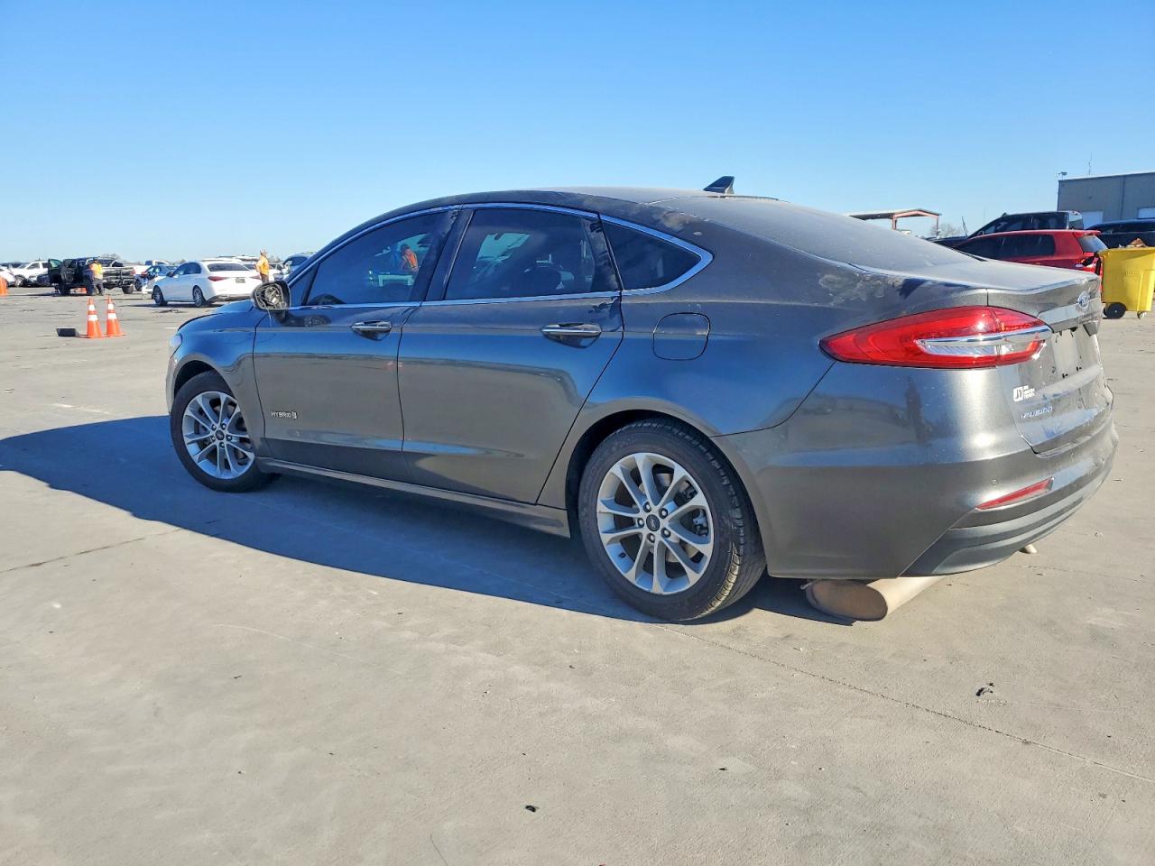 2019 FORD FUSION SEL photo 2