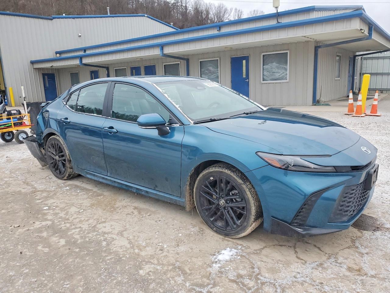 2025 TOYOTA CAMRY XSE photo 4