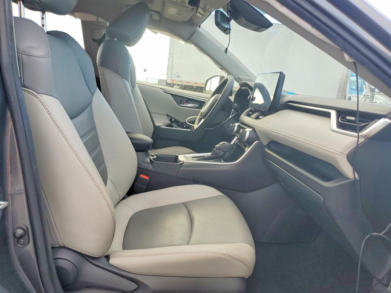 2024 TOYOTA RAV4 XLE PREMIUM photo 7