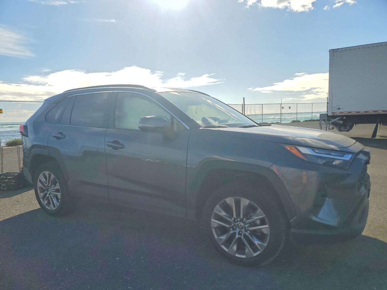 2024 TOYOTA RAV4 XLE PREMIUM photo 4