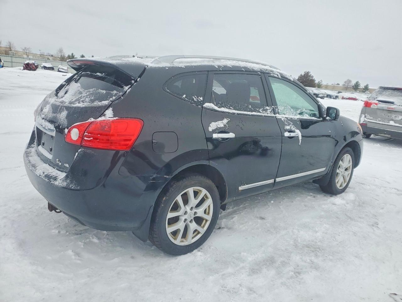 2013 NISSAN ROGUE S photo 3