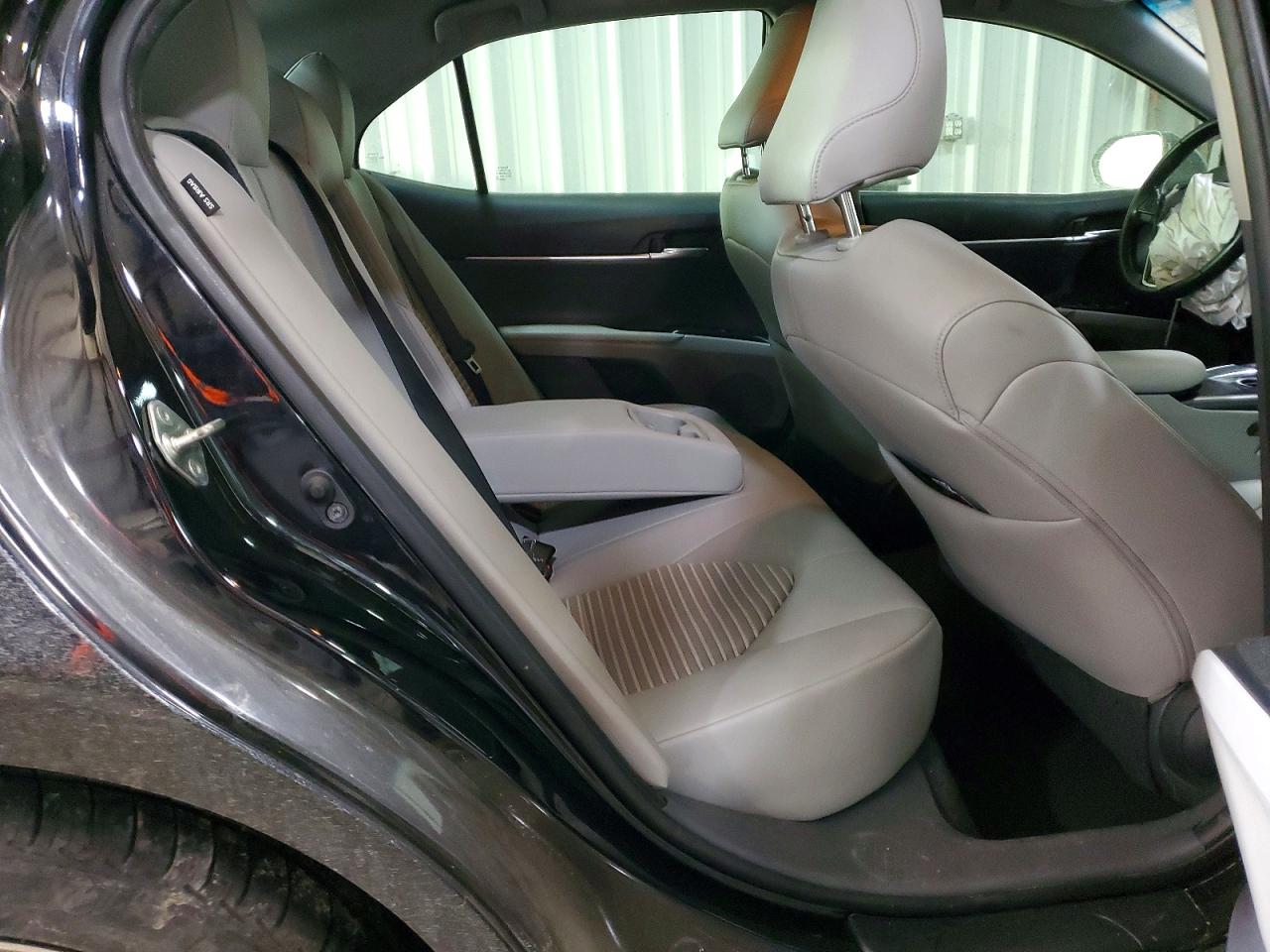 2019 TOYOTA CAMRY L photo 10