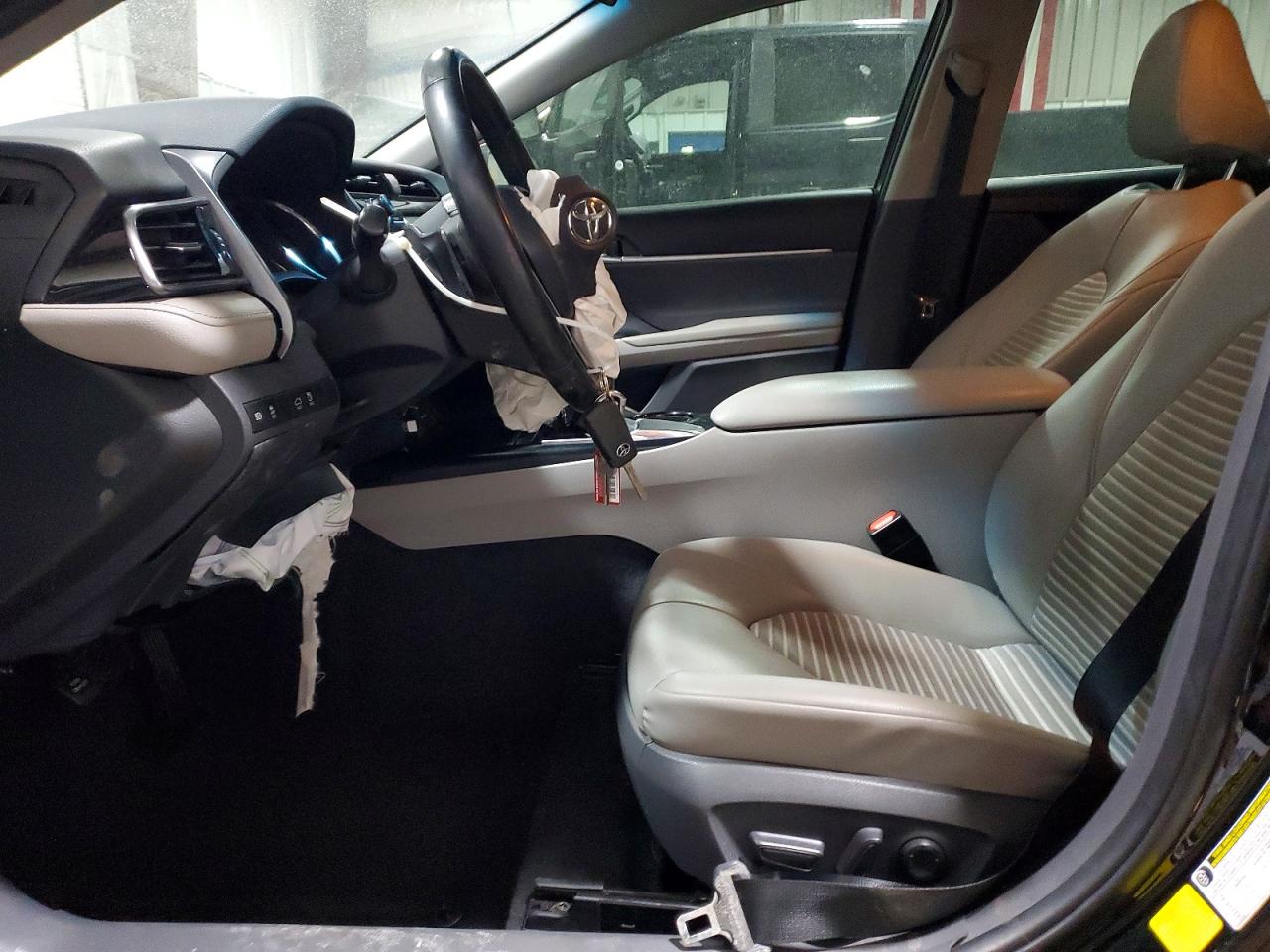 2019 TOYOTA CAMRY L photo 7