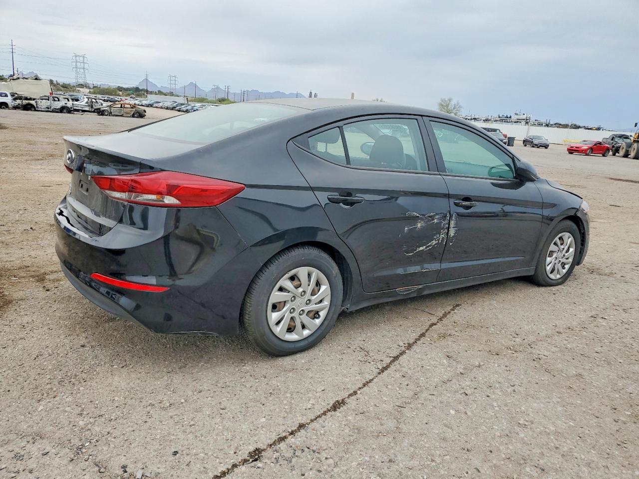 2018 HYUNDAI ELANTRA SE photo 3