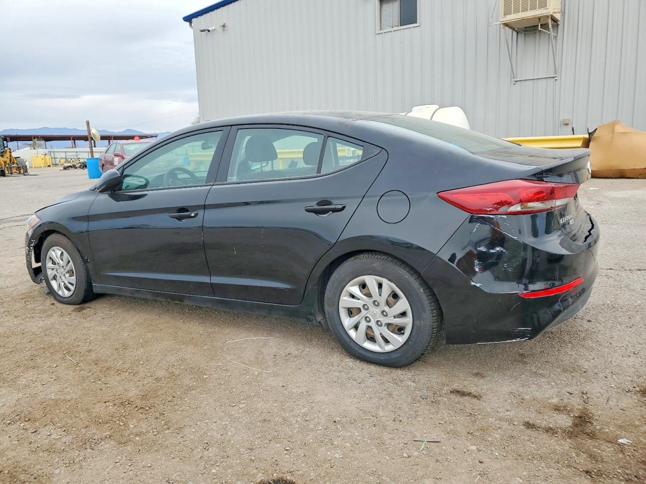2018 HYUNDAI ELANTRA SE photo 2