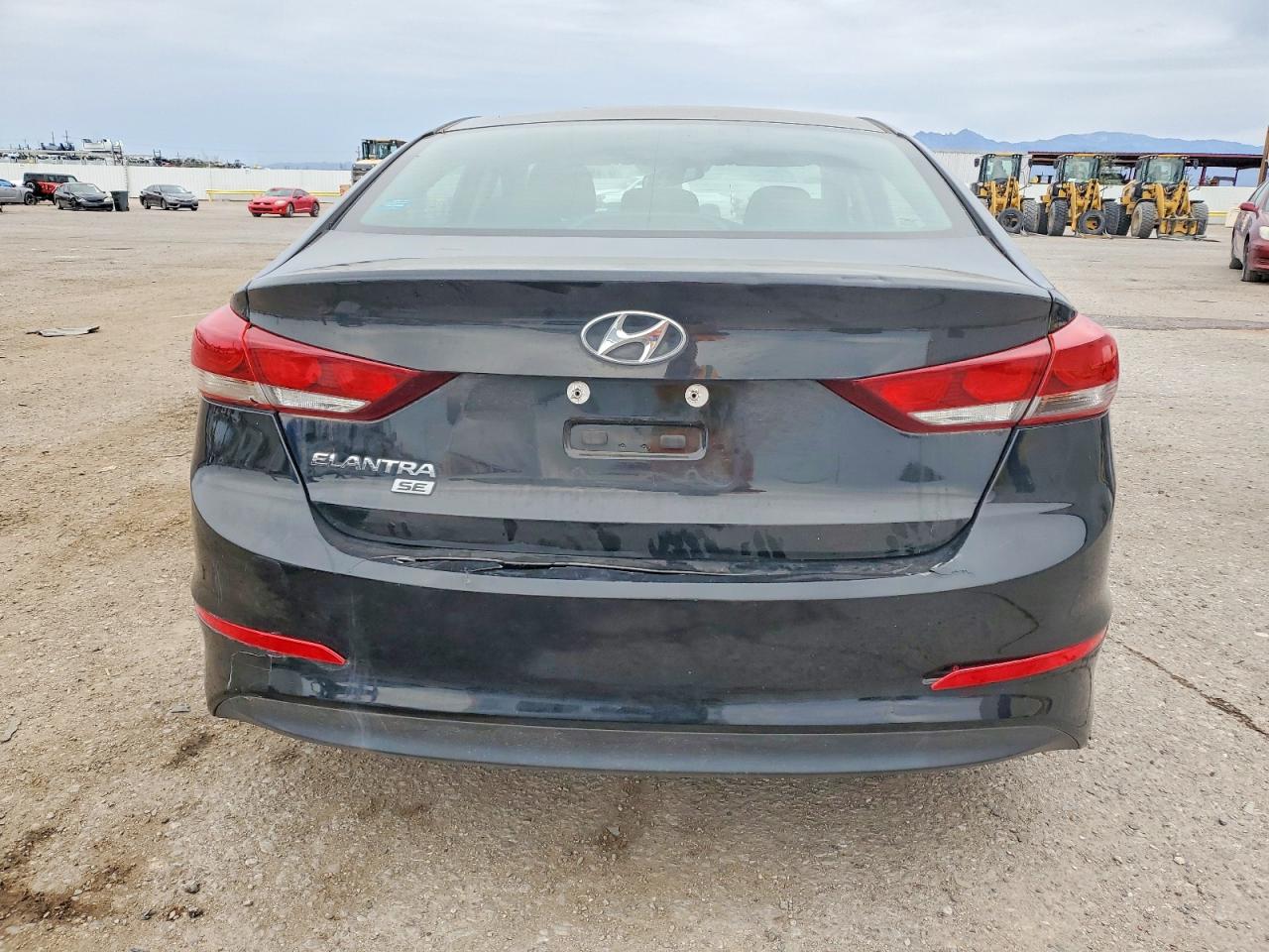 2018 HYUNDAI ELANTRA SE photo 6