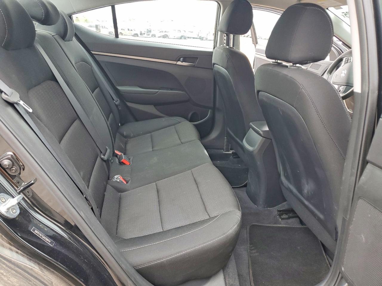 2018 HYUNDAI ELANTRA SE photo 10