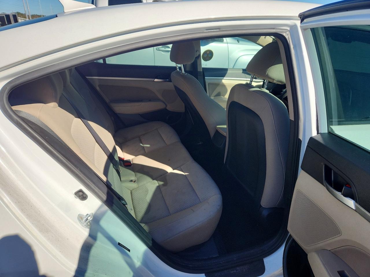 2019 HYUNDAI ELANTRA SEL photo 10