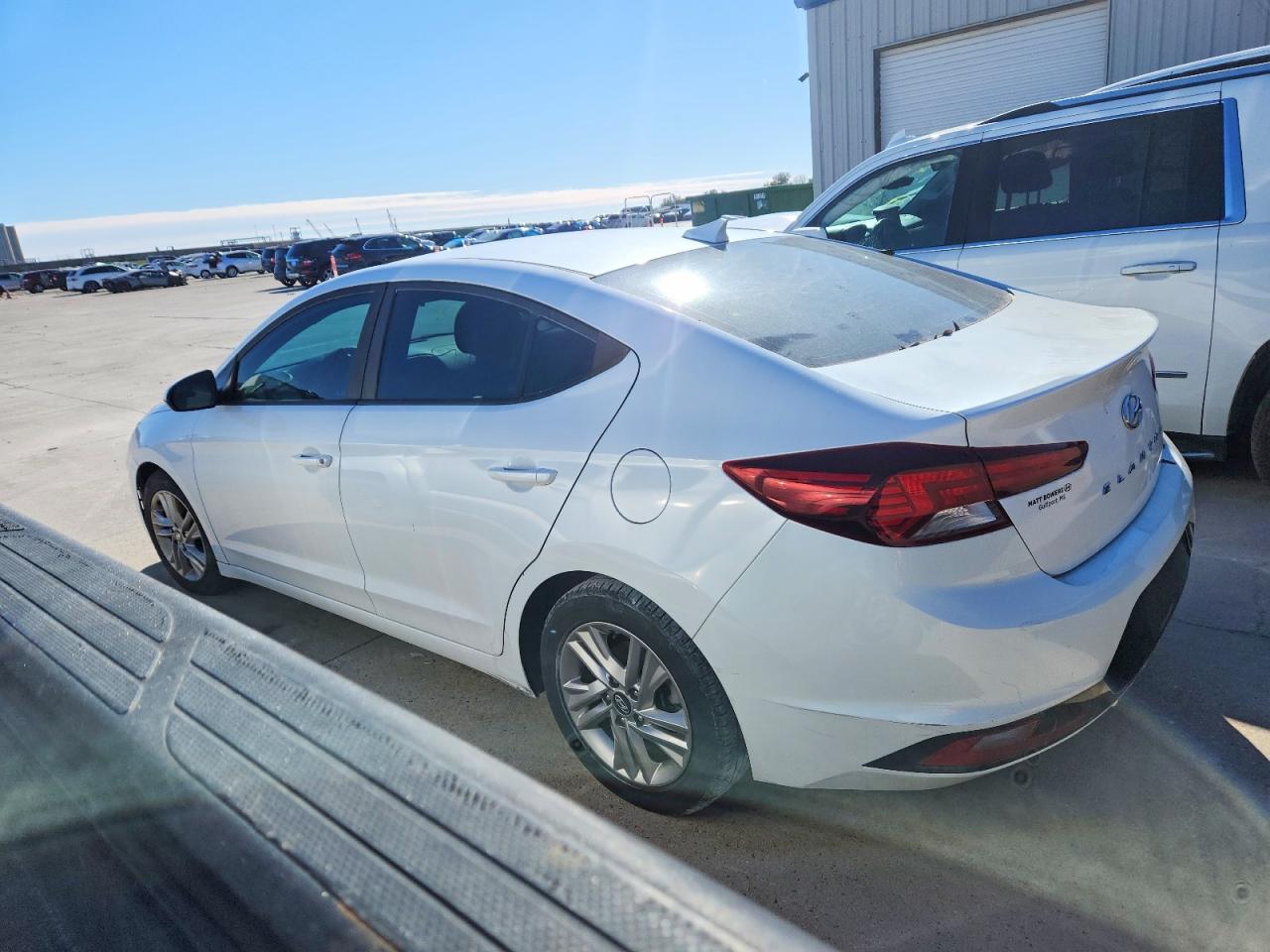 2019 HYUNDAI ELANTRA SEL photo 2