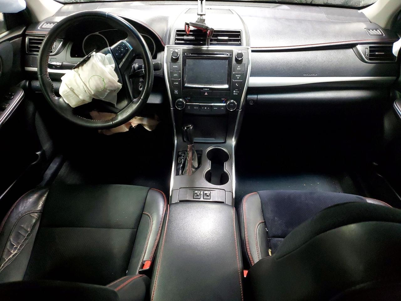 2017 TOYOTA CAMRY LE photo 8