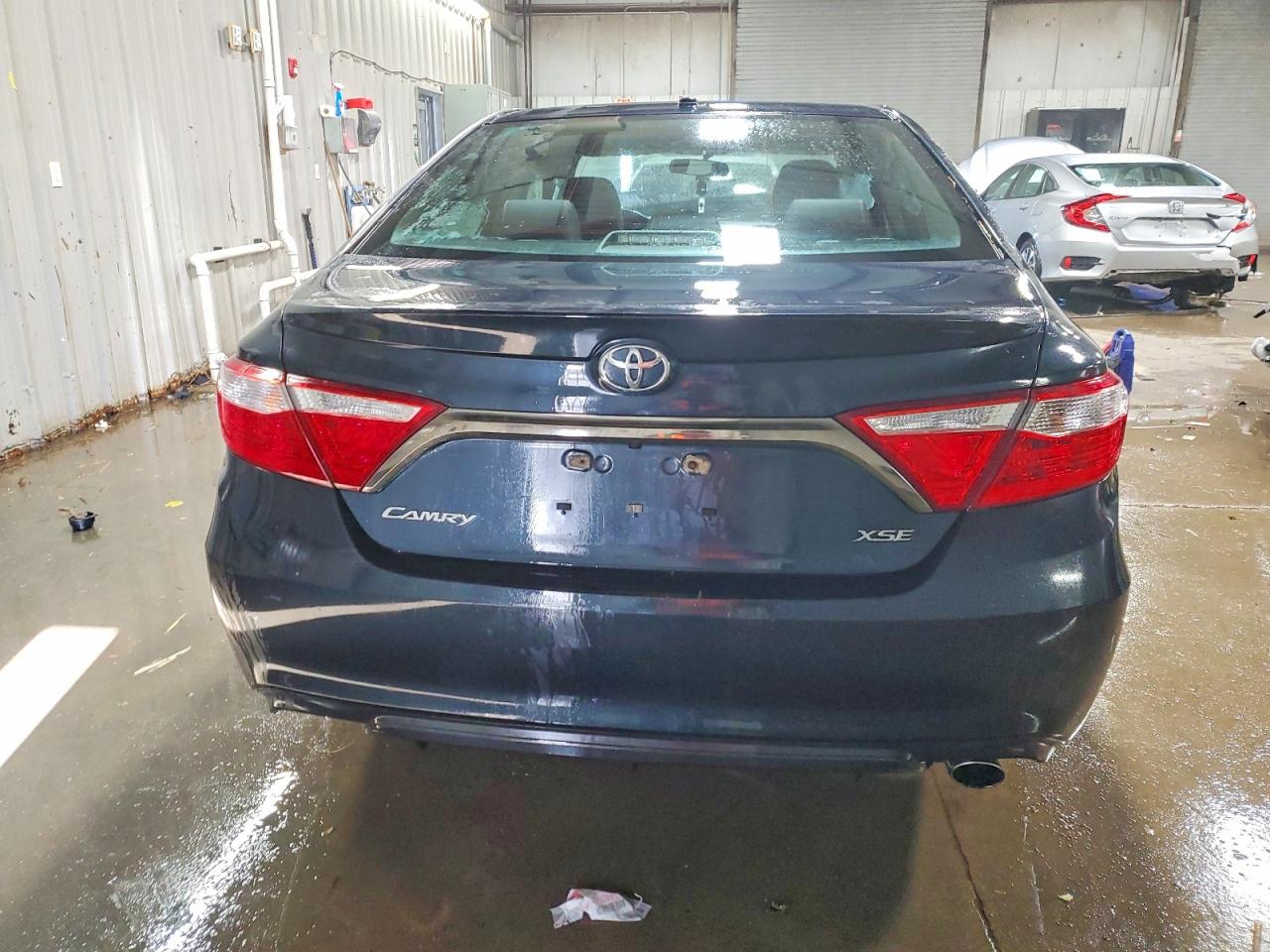 2017 TOYOTA CAMRY LE photo 6