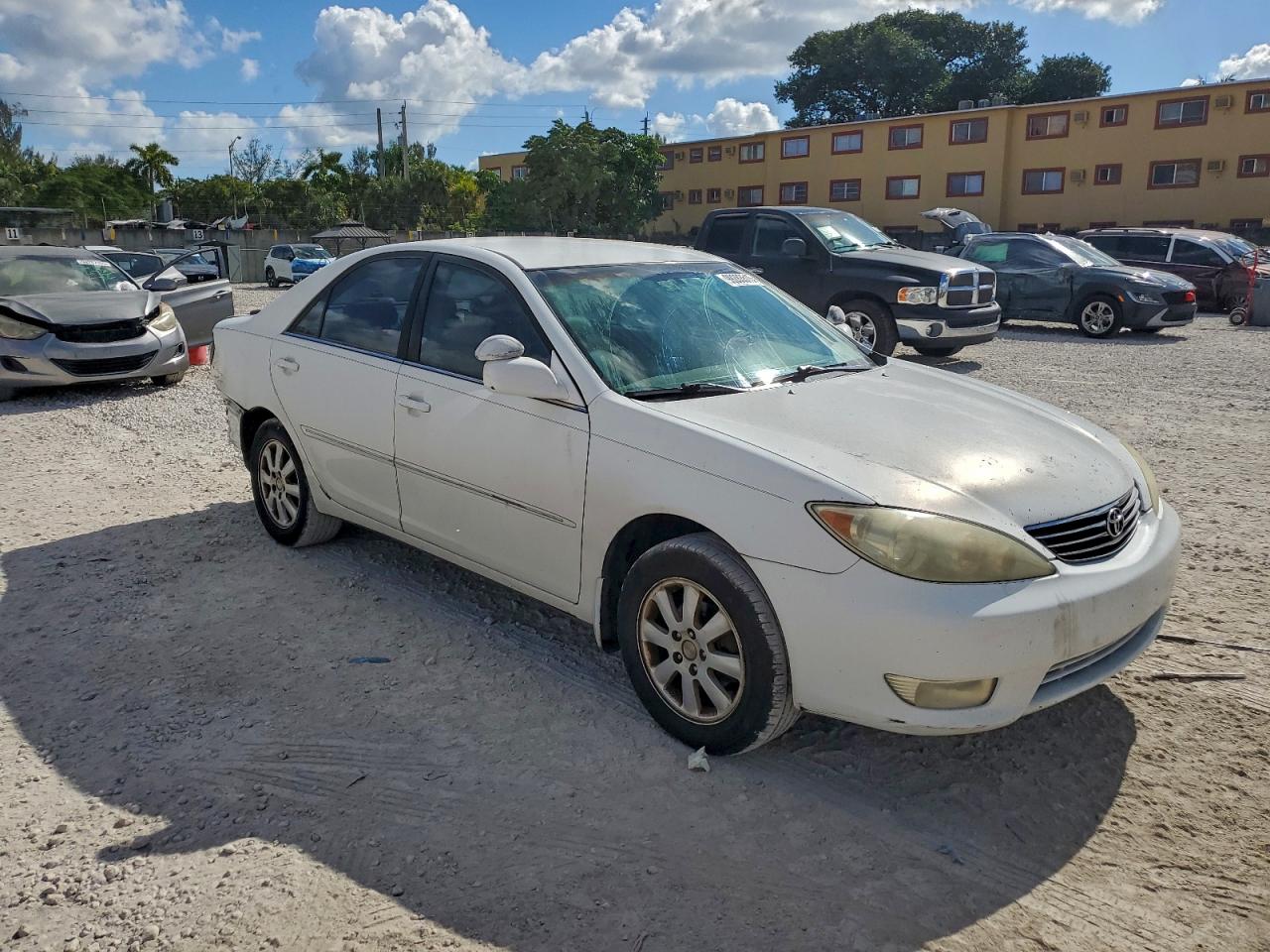 2006 TOYOTA CAMRY LE photo 4
