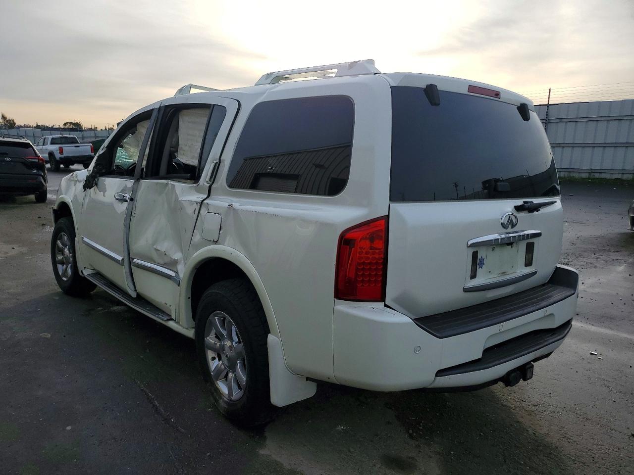 2007 INFINITI QX56 photo 2