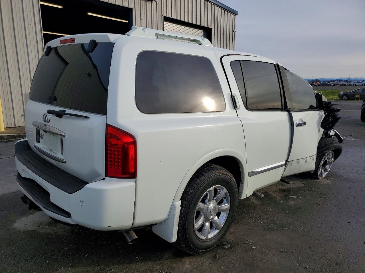 2007 INFINITI QX56 photo 3
