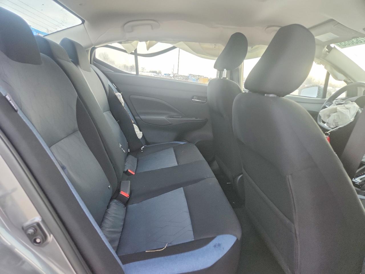 2025 NISSAN VERSA SV photo 10