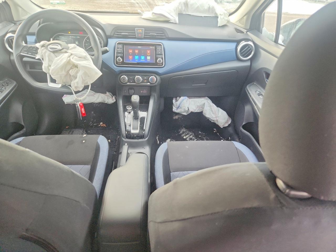 2025 NISSAN VERSA SV photo 8