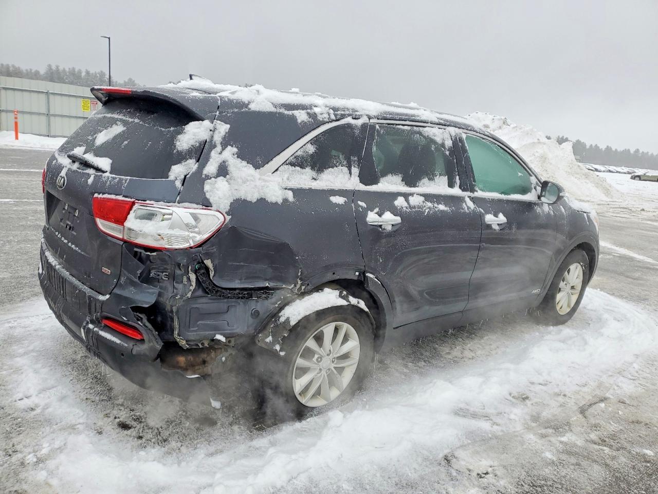 2017 KIA SORENTO LX photo 3