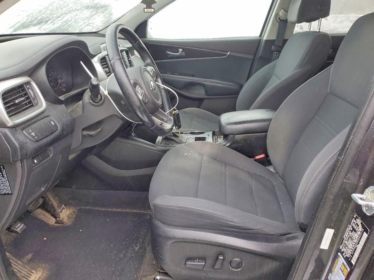 2017 KIA SORENTO LX photo 7
