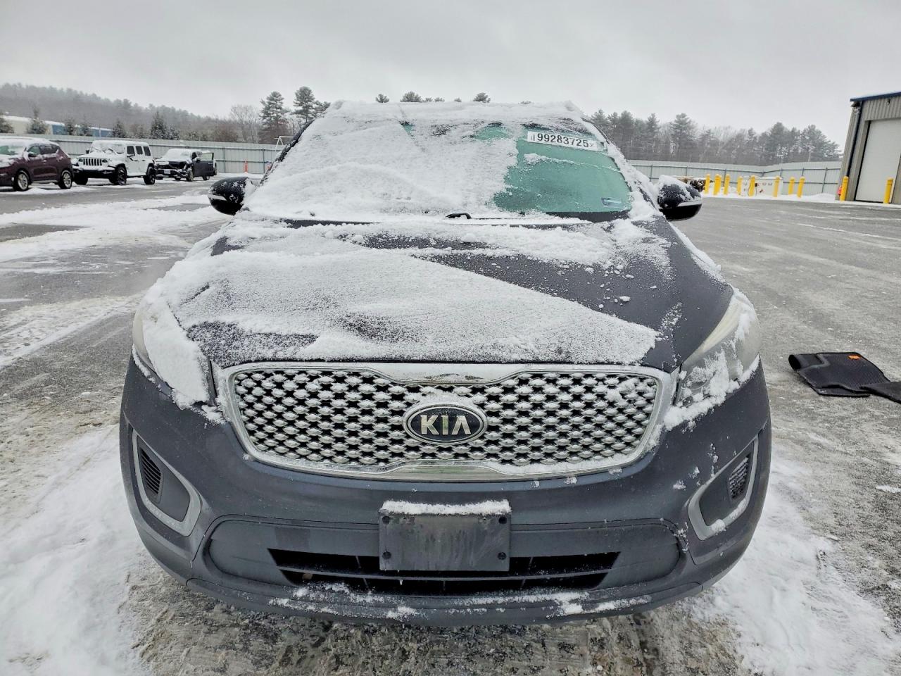 2017 KIA SORENTO LX photo 5
