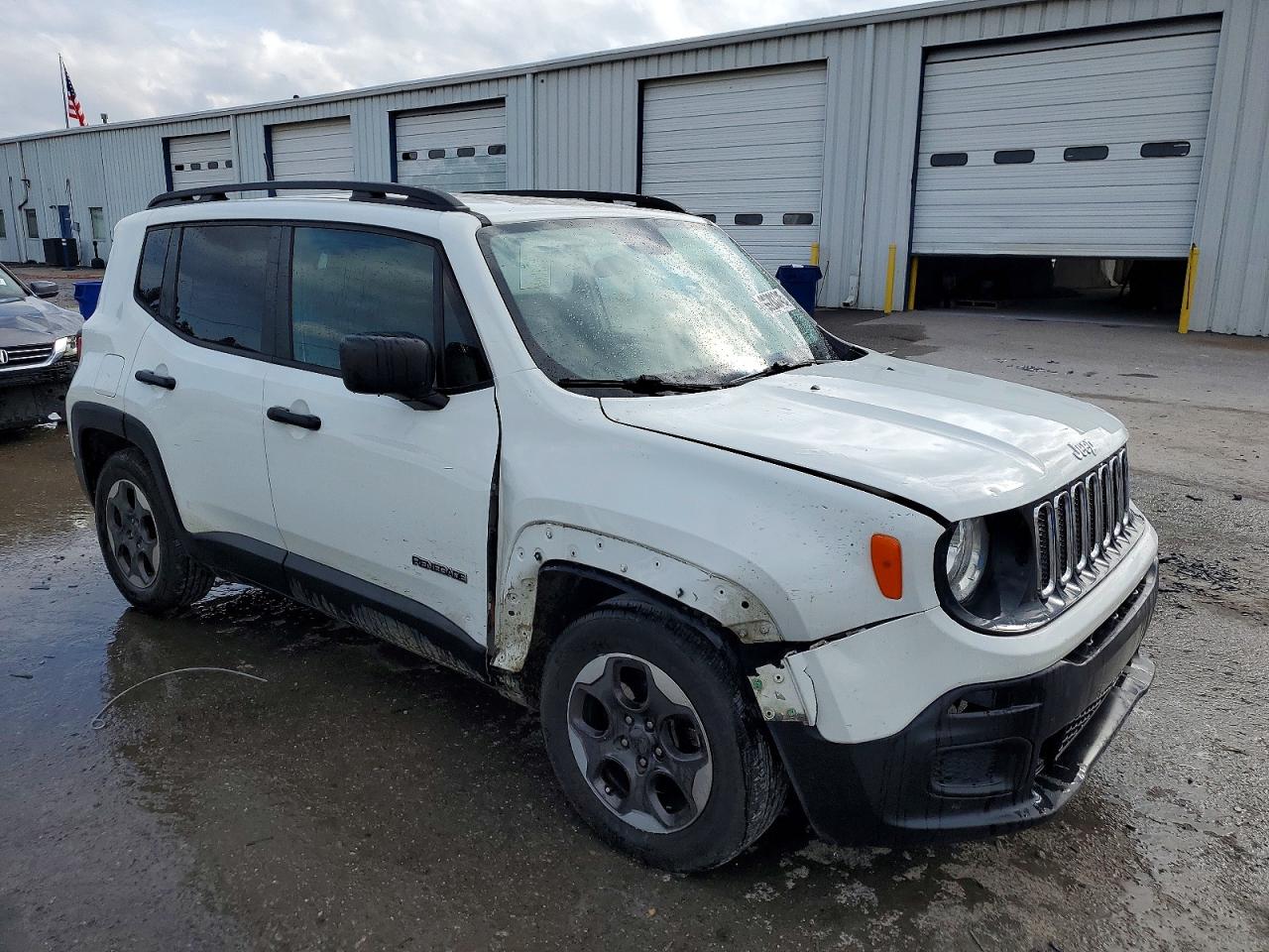 2017 JEEP RENEGADE SPORT photo 4
